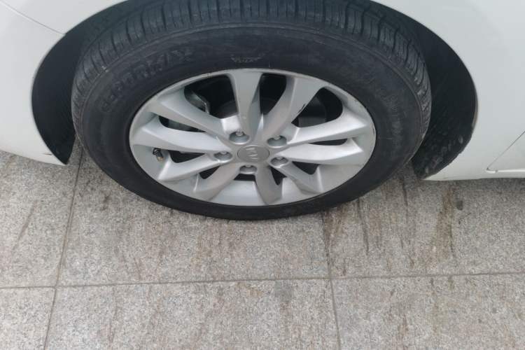 Used Kia K3 2016 1.6L Automatic with Sunroof Left Front Wheel Hub