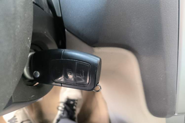 Used Ford Focus 2011 Sedan 1.8L Manual Comfort Model
