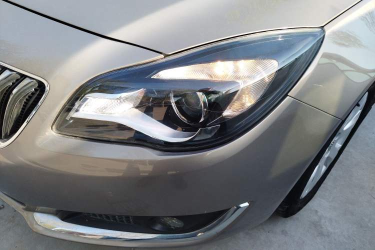 Used Buick Regal 2015 2.0L Elite Fashion Edition Left Front Headlight