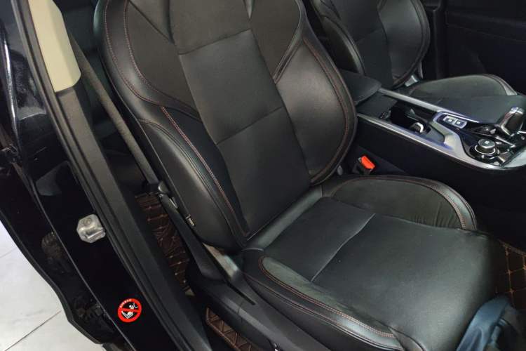 Used Lynk & Co 01 2019 2.0T Four-Wheel Drive Genie Pro Version China VI Standard
