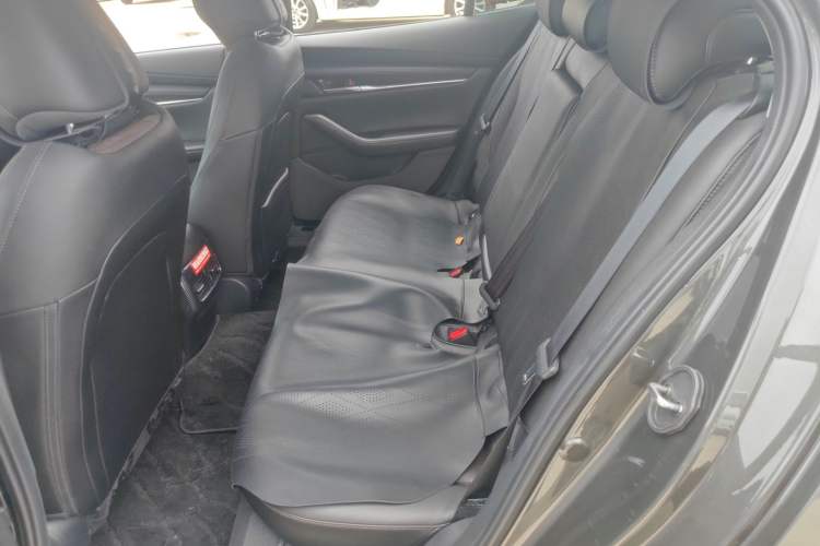 Used Mazda 3 Axela 2023 2.0L Automatic ZhiZhen Edition
