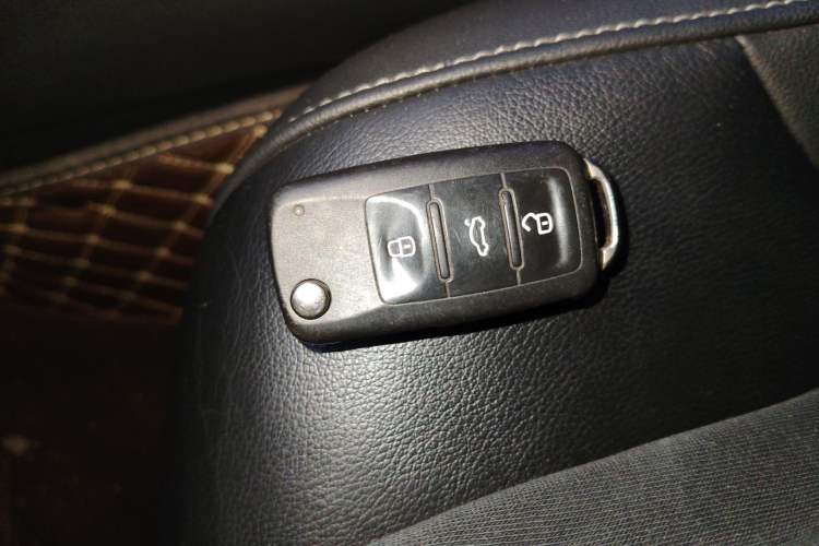 Used Volkswagen Sagitar 2015 1.6L Manual Comfort Model Vehicle Key