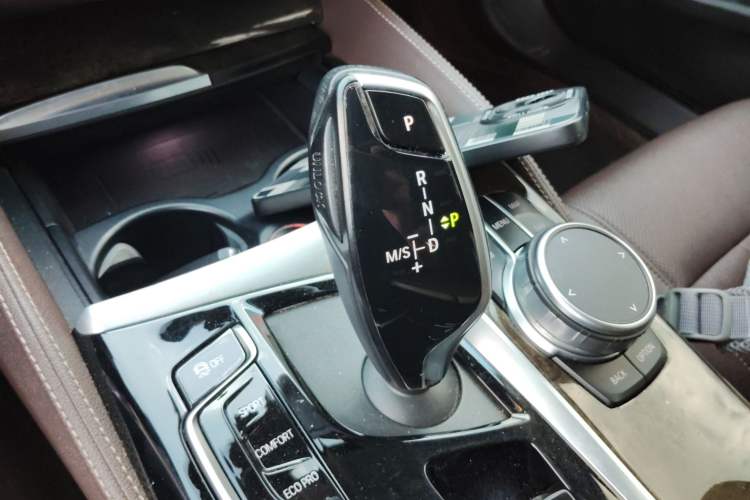 Used BMW 5 Series 2021 525Li Luxury Package Gear Lever