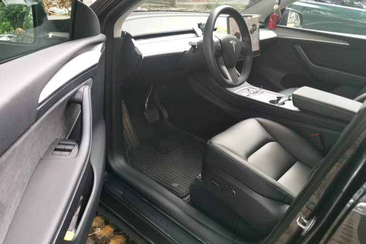 Used Tesla Model Y 2024 Rear-Wheel-Drive Version Driver Seat