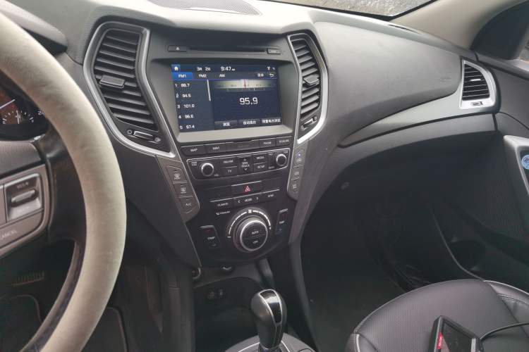 Used Hyundai Santa Fe 2017 2.0T Automatic All-Wheel Drive Smart 7-Seater