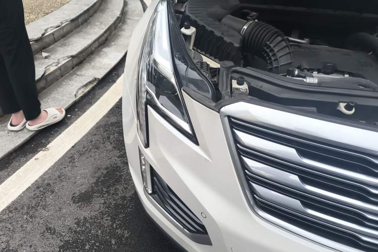 Used Cadillac XT5 2017 Anniversary Edition 28T Four-Wheel Drive Luxury Model