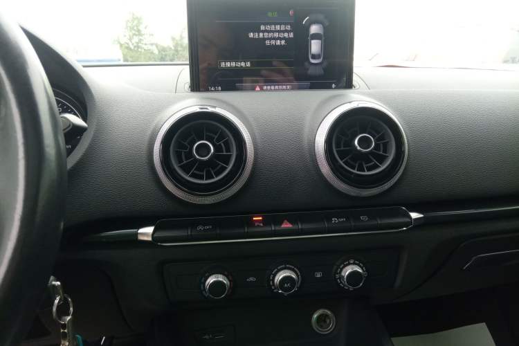 Used Audi A3 2020 Limousine 35 TFSI Fashion Edition China VI Emission Standard Audio And AC Panel