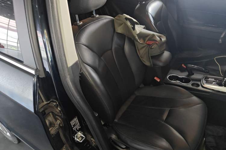 Used GAC Trumpchi GS5 2013 2.0L Automatic Two-Wheel Drive Light Interior Special Edition