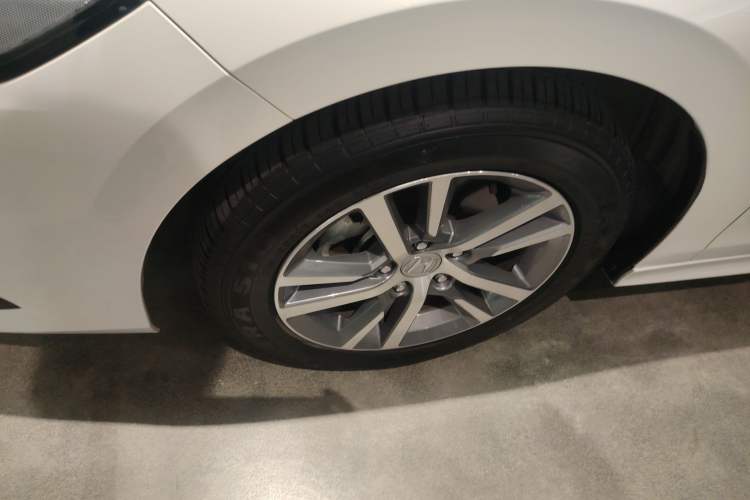 Used Honda Civic 2023 240TURBO CVT Dynamic Edition Left Front Wheel Hub