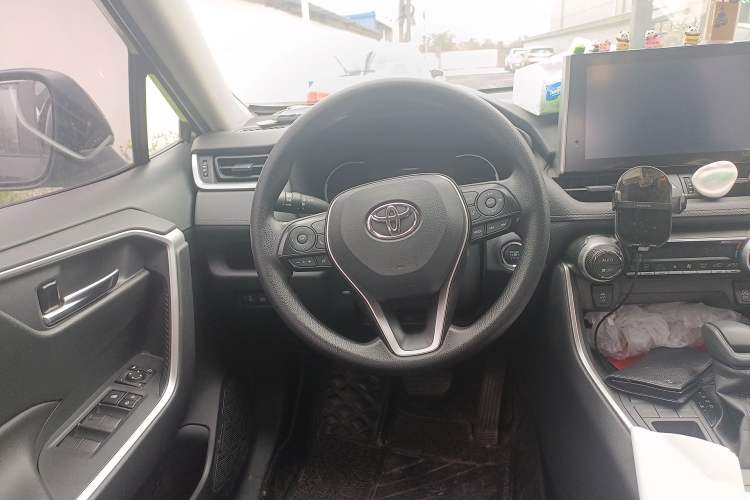 Used Toyota RAV4 2020 2.0L CVT Two-Wheel Drive Fashion Edition Steering Wheel