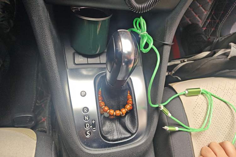 Used Volkswagen Golf 2012 1.6L Automatic Comfort Model Gear Lever