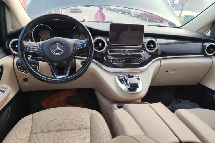 Used Mercedes-Benz V-Class 2018 V 260 Avantgarde Edition China V
