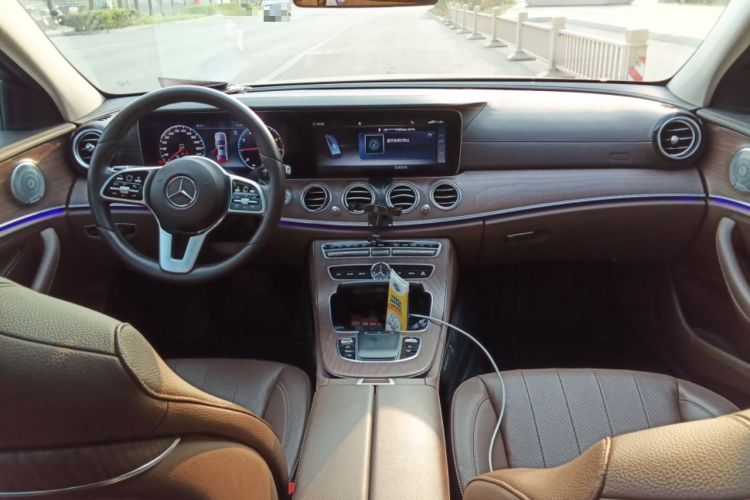 Used Mercedes-Benz E-Class 2019 Restyled E 300 L Luxury Edition Center Console