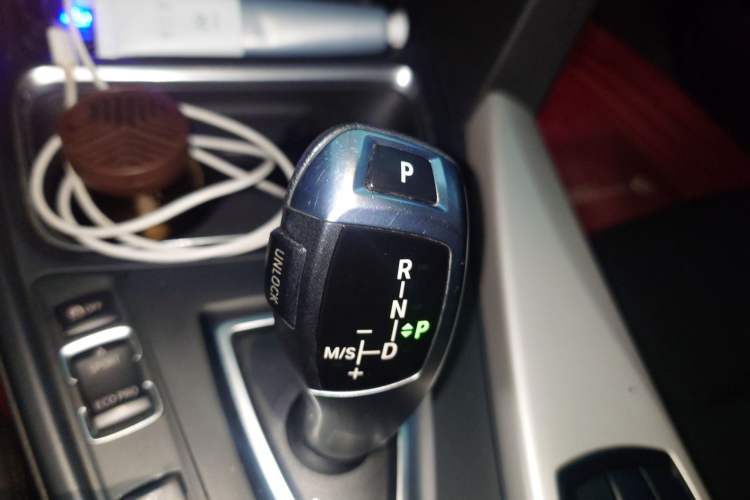 Used BMW 3 Series 2014 320Li Fashion Model
