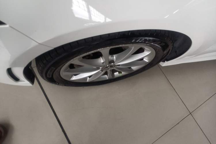 Used Mercedes-Benz A-Class 2020 Restyled A 200 L Sport Sedan Dynamic Version Left Front Wheel Hub