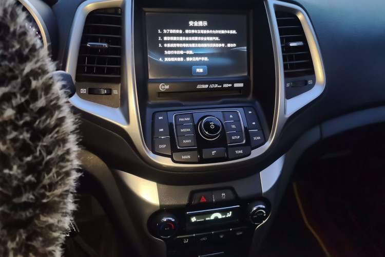 Used CHANGAN Eado 2013 1.6L Automatic ZhiKu Model China IV Standard
