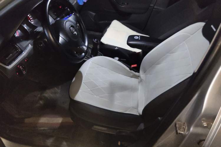 Used Volkswagen Bora 2015 Value Edition 1.6L Manual Fashionable Style
