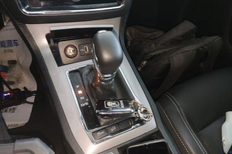 Used Roewe RX5 2018 30T Two-Wheel Drive Automatic Internet Smart Edition
