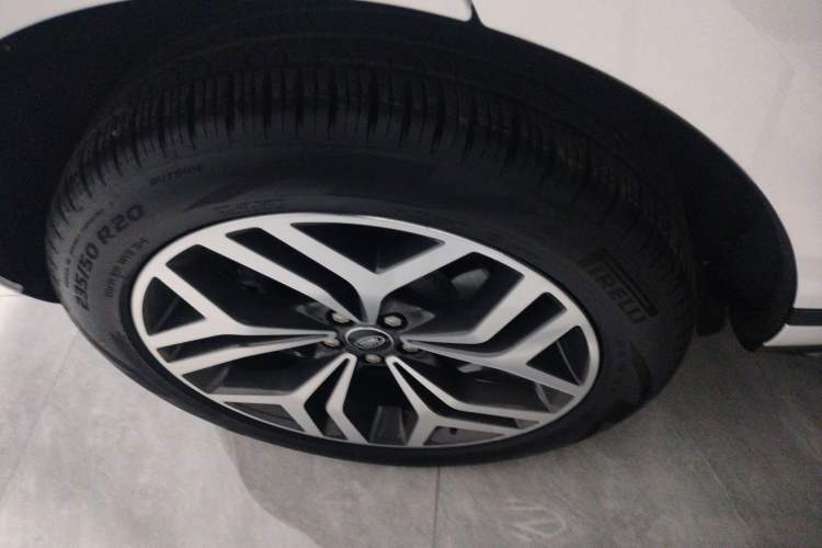 Used Land Rover Range Rover Evoque 2023 Aurora L 249 PS Luxury Edition