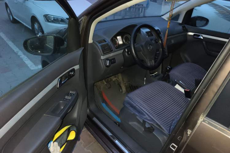 Used Volkswagen Touran 2013 1.4T Manual Comfort Edition 5-Seater