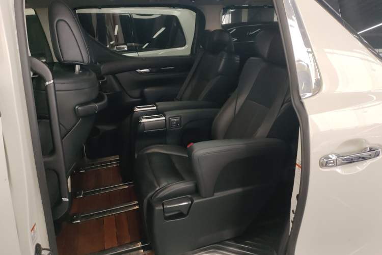 Used Toyota Vellfire 2019 Dual-Engine 2.5L HV Luxury Edition Left Rear Seat