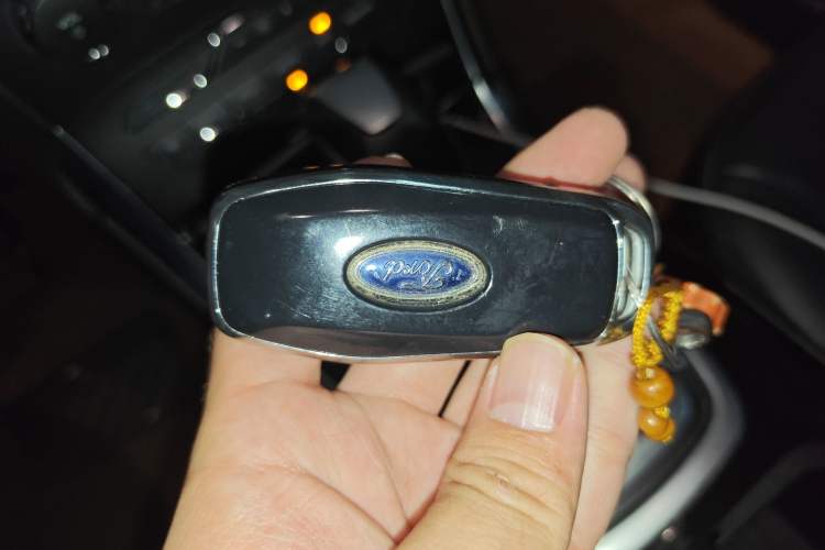 Used Ford Edge 2016 EcoBoost 245 Two-Wheel-Drive Titanium 7-Seater