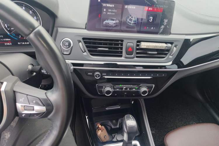 Used BMW 1 Series 2019 118i Fashion Model Audio And AC Panel