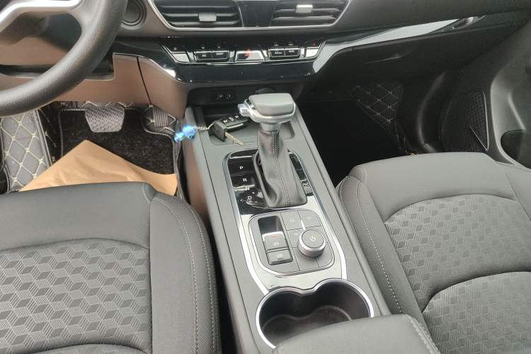 Used Cowin Xuanjie 2024 1.5L CVT Comfort Edition Gear Lever