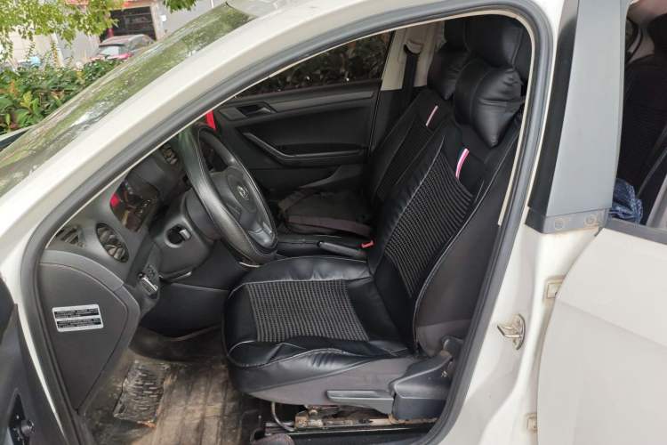 Used Volkswagen Jetta 2015 Value Edition 1.6L Automatic Fashion Version Left Front Seat