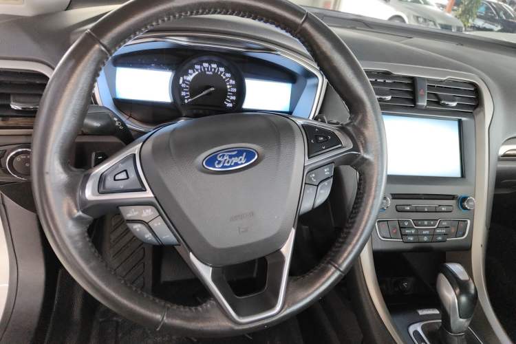 Used Ford Mondeo 2013 2.0L GTDi 200 Luxury Model
