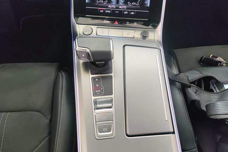 Used Audi A7L 2024 45 TFSI Luxury Edition Gear Lever