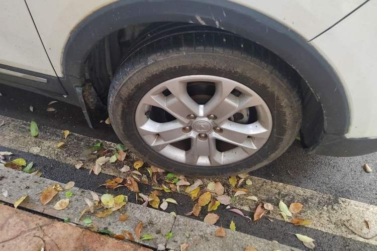 Used CHANGAN CS15 2016 1.5L Manual Fashion Edition Right Front Wheel Hub