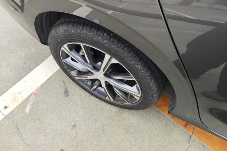 Used Geely Auto Emgrand 2023 4th Generation Champion Edition 1.5L CVT Prestige Model
