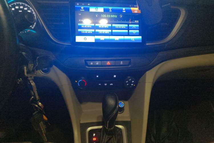 Used Buick GT 2018 15T Dual-Clutch Elite Model China V Standard Audio And AC Panel