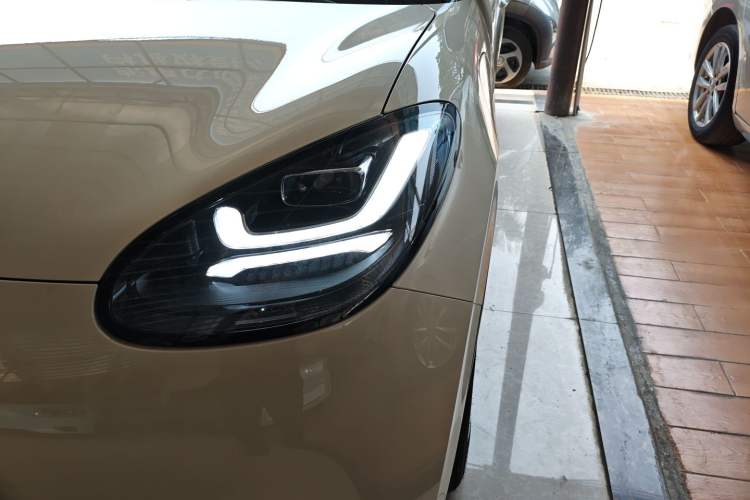 Used Wuling Bingo 2025 410 km Lingxi Deluxe Edition Left Front Headlight