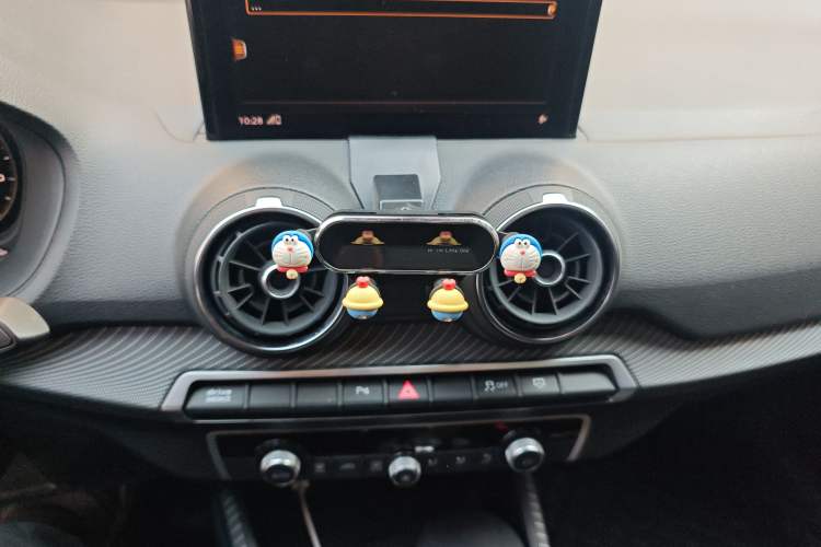 Used Audi Q2L e-tron 2019 Q2L e-tron Pure Electric Smart Enjoyment Model Audio And AC Panel