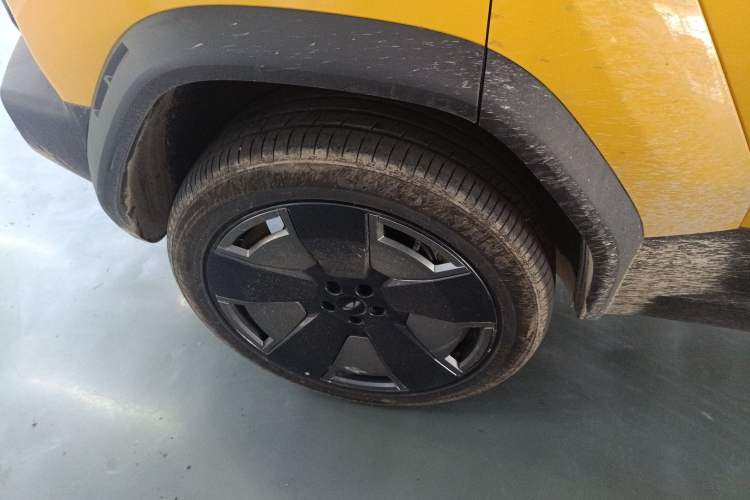 Used Chery Fulwin X3L 2025 Model 205 All-Wheel Drive High-Energy Edition
