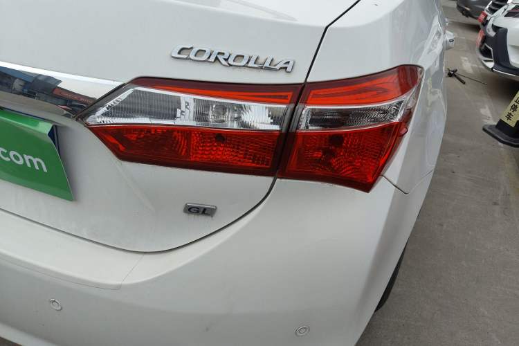 Used Toyota Corolla 2014 1.6L CVT GL Right Rear Taillight