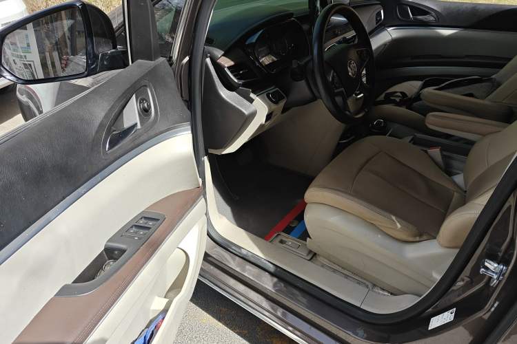 Used Buick GL8 2023 Land Executive Class Smart Enjoyment Model