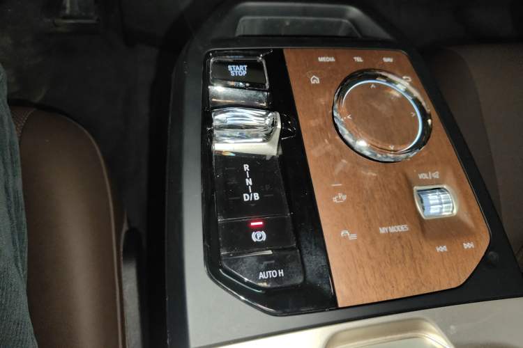 Used BMW iX 2022 xDrive40 Gear Lever