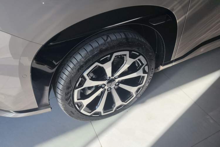 Used AION V 2024 Aion Tyrannosaurus 520 LiDAR Edition