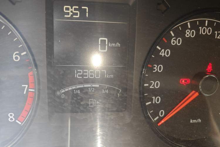 Used Volkswagen Lavida 2013 Revised Classic 1.6L Manual Fashion Edition
