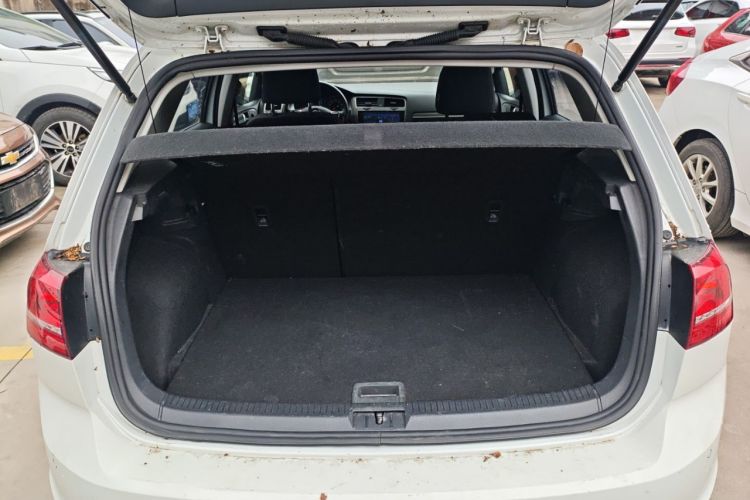 Used Volkswagen Golf 2016 1.6L Automatic Comfort Model Trunk