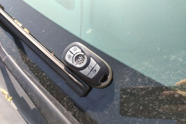 Used Buick LaCrosse 2018 28T Elite Edition Vehicle Key