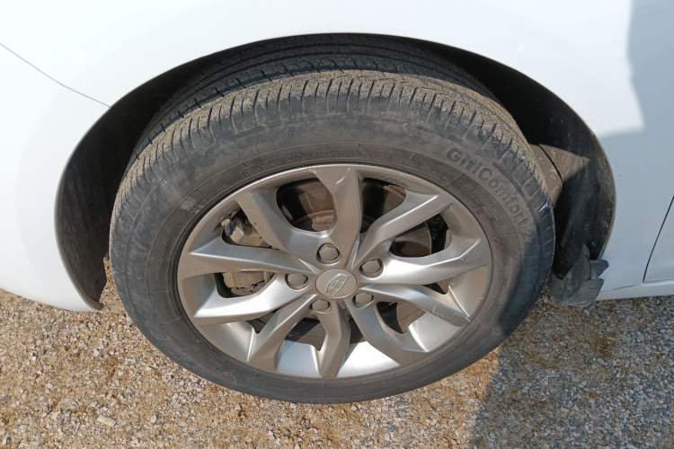 Used Geely Auto Emgrand GL 2017 1.8L DCT Elite Model Left Front Wheel Hub