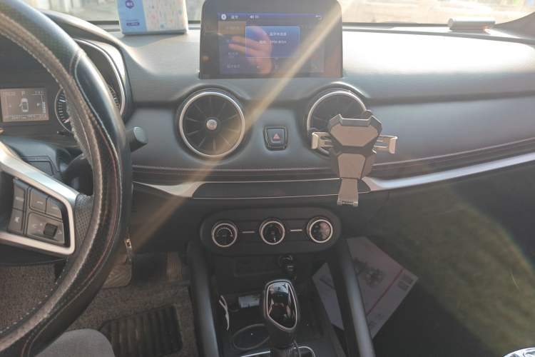 Used Dongfeng Fengon 500 2022 1.5L CVT Enjoyment Version
