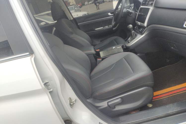 Used Haval M6 2019 1.5T DCT Two-Wheel Drive Value Edition China VI Standard
