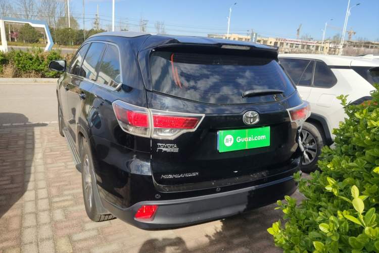 Used Toyota Highlander 2015 2.0T Two-Wheel Drive Elite Edition 5 Seats Rear