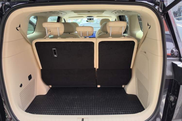 Used VOYAH Dream 2025 PHEV Four-Wheel-Drive Flagship Kunpeng Edition Trunk