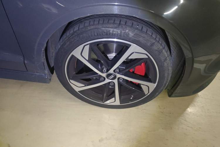 Used Audi S3 2019 S3 2.0T Limousine Right Front Wheel Hub